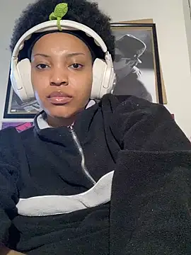 Snapshot of KimiAqua chatting on 02/24/25, 06:04 KimiAqua online show from 02/24/25, 06:04