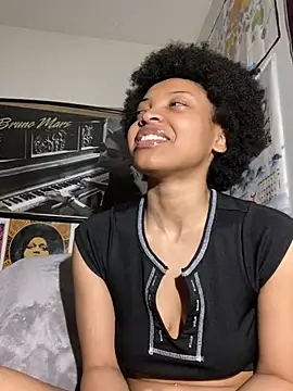 Snapshot of KimiAqua chatting on 02/26/25, 06:37 KimiAqua online show from 02/26/25, 06:37