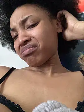 Snapshot of KimiAqua chatting on 03/10/25, 05:50 KimiAqua online show from 03/10/25, 05:50