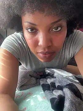 Snapshot of KimiAqua chatting on 03/11/25, 09:04 KimiAqua online show from 03/11/25, 09:04