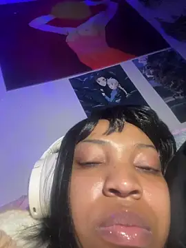 Snapshot of KimiAqua chatting on 11/25/25, 11:49 KimiAqua online show from 11/25/25, 11:49