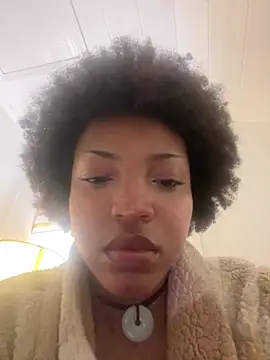 Snapshot of KimiAqua chatting on 02/21/26, 12:39 KimiAqua online show from 02/21/26, 12:39