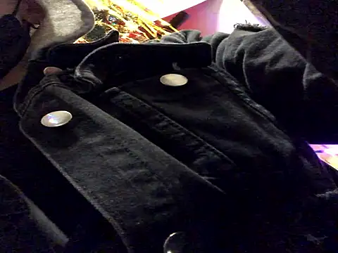 Snapshot of gabelove369 chatting on 12/19/25, 07:43 gabelove369 online show from 12/19/25, 07:43