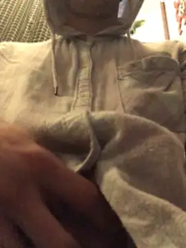 Snapshot of gabelove369 chatting on 12/21/25, 12:07 gabelove369 online show from 12/21/25, 12:07