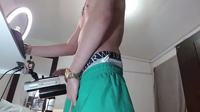 Snapshot of badanyboy chatting on 01/09/26, 06:10 badanyboy online show from 01/09/26, 06:10