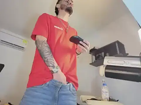 Snapshot of badanyboy chatting on 03/24/26, 05:18 badanyboy online show from 03/24/26, 05:18