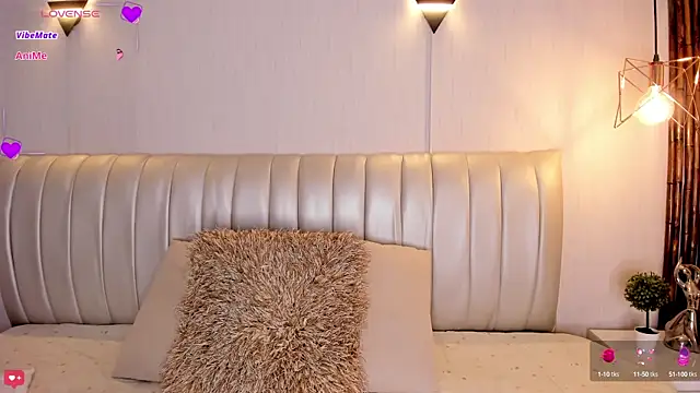 Snapshot of Zuzu_sweet chatting on 09/08/25, 07:13 Zuzu sweet online show from 09/08/25, 07:13