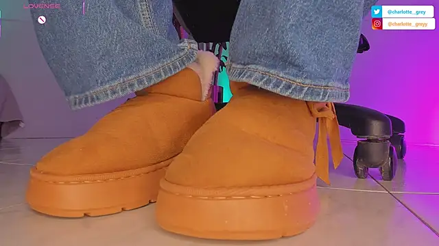 charlotte  grey online show from 09/26/25, 08:02