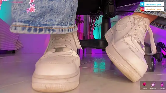 charlotte  grey online show from 10/10/25, 08:19