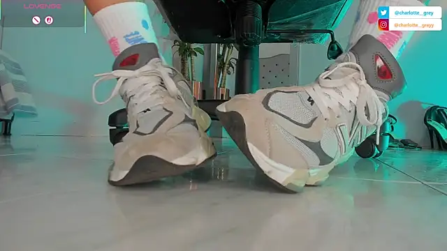 charlotte  grey online show from 10/13/25, 08:09