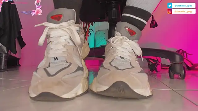 charlotte  grey online show from 10/18/25, 09:04