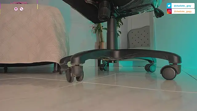 charlotte  grey online show from 10/21/25, 07:58