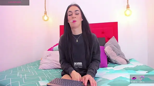 Mia thompson 19 online show from 03/17/25, 07:04