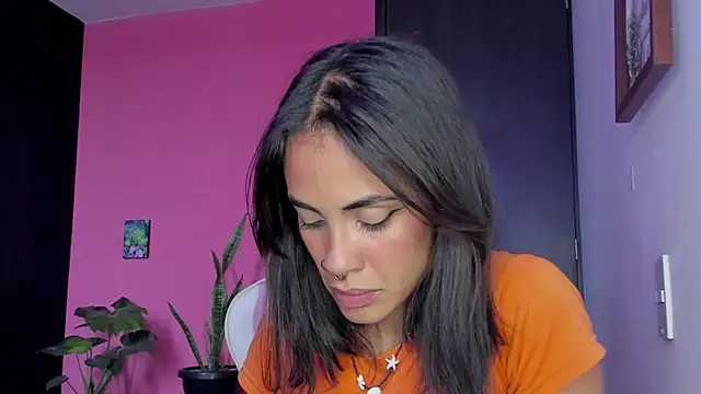 Juanadearco5 online show from 12/18/24, 09:08