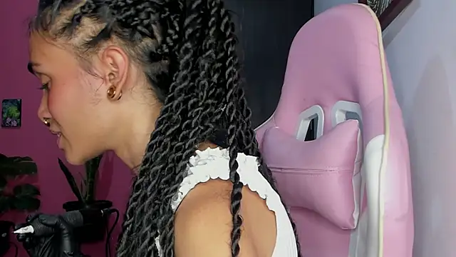 Juanadearco5 online show from 01/05/25, 11:22