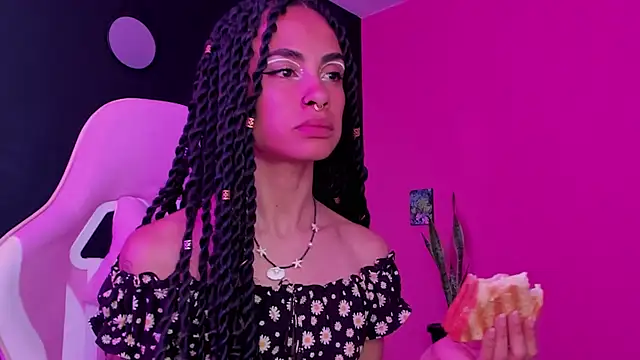 Juanadearco5 online show from 01/17/25, 03:53