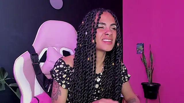 Juanadearco5 online show from 01/17/25, 06:54