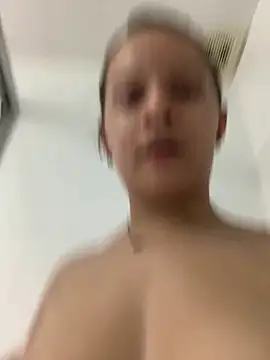 Snapshot of Sophie_milk chatting on 03/22/25, 08:48 Sophie milk online show from 03/22/25, 08:48