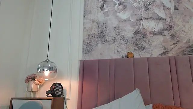 SabrinaDevill online show from 05/04/26, 11:50