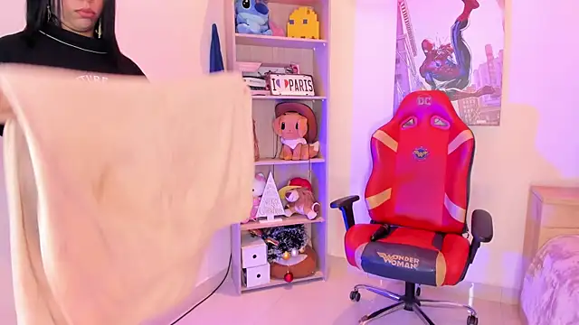 madelyn rose  online show from 01/15/25, 05:19