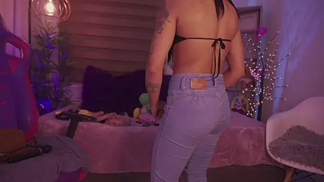 madelyn rose  online show from 10/15/25, 02:01