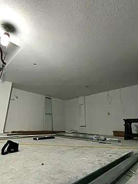 elwhite1996 online show from 12/02/25, 11:11