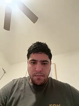 elwhite1996 online show from 12/15/25, 01:43