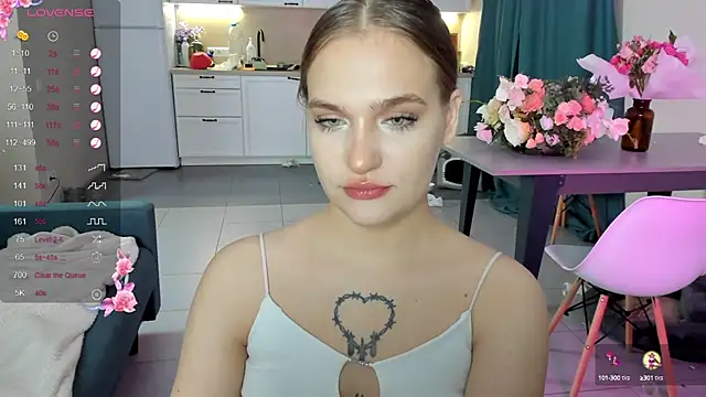 CarolineLovers online show from 12/02/24, 02:42