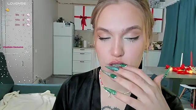 CarolineLovers online show from 12/24/24, 02:21