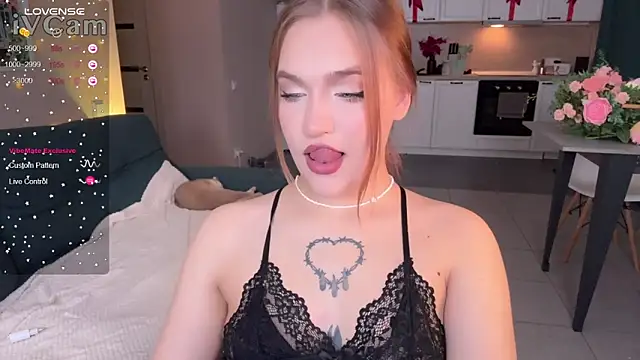 CarolineLovers online show from 02/01/25, 12:29