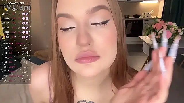 CarolineLovers online show from 02/11/25, 11:01