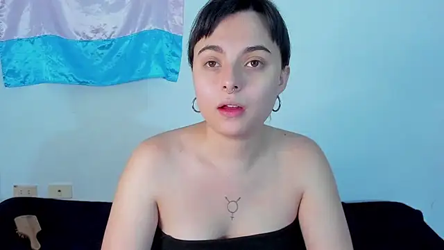 Snapshot of elizabethtaylorxxx chatting on 11/28/25, 02:14 elizabethtaylorxxx online show from 11/28/25, 02:14