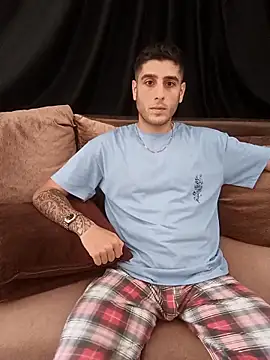 arenn1997 online show from 11/11/25, 12:16