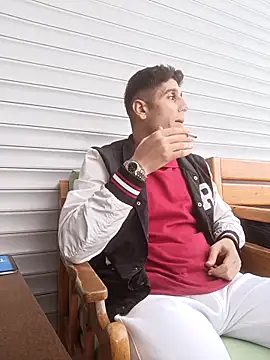 arenn1997 online show from 11/12/25, 01:33