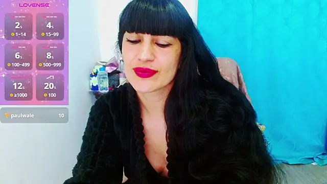 Snapshot of cristina_connor chatting on 09/29/25, 12:27 cristina connor online show from 09/29/25, 12:27