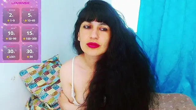 Snapshot of cristina_connor chatting on 10/06/25, 02:31 cristina connor online show from 10/06/25, 02:31