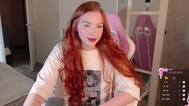 Snapshot of cinnabon_girls chatting on 12/23/25, 03:26 cinnabon girls online show from 12/23/25, 03:26