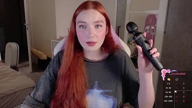 Snapshot of cinnabon_girls chatting on 02/17/26, 05:52 cinnabon girls online show from 02/17/26, 05:52