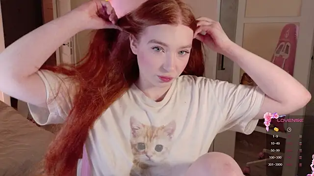 Snapshot of cinnabon_girls chatting on 02/19/26, 12:28 cinnabon girls online show from 02/19/26, 12:28