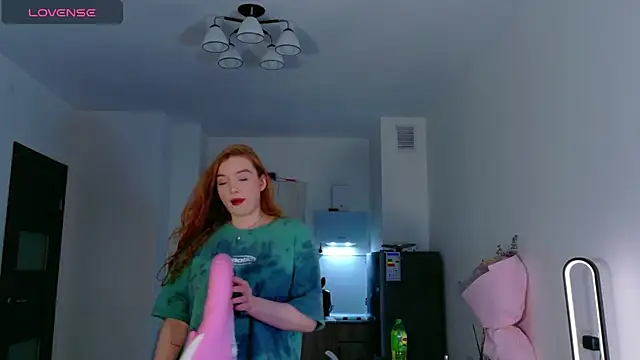 Snapshot of cinnabon_girls chatting on 03/23/26, 05:17 cinnabon girls online show from 03/23/26, 05:17