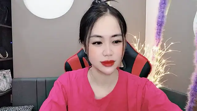 Snapshot of witch-39 chatting on 01/04/25, 12:59 witch-39 online show from 01/04/25, 12:59