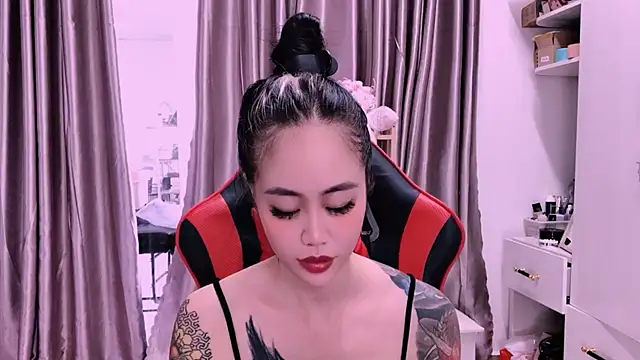 Snapshot of witch-39 chatting on 03/08/26, 04:49 witch-39 online show from 03/08/26, 04:49