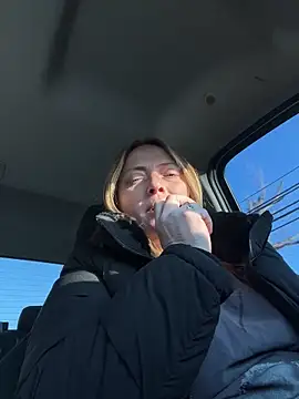 Snapshot of lezbean24 chatting on 01/18/26, 09:29 lezbean24 online show from 01/18/26, 09:29