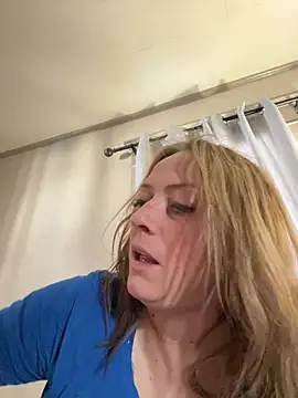 Snapshot of lezbean24 chatting on 02/10/26, 04:55 lezbean24 online show from 02/10/26, 04:55