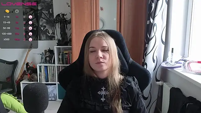 Snapshot of stellablondy chatting on 06/27/26, 04:01 stellablondy online show from 06/27/26, 04:01