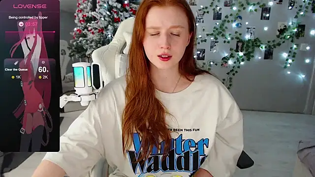 Snapshot of Meow_babe chatting on 12/20/24, 09:00 Meow babe online show from 12/20/24, 09:00