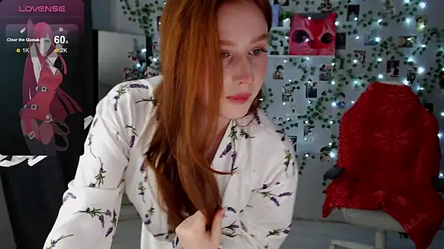 Snapshot of Meow_babe chatting on 12/25/24, 08:29 Meow babe online show from 12/25/24, 08:29