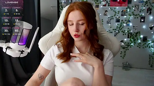 Snapshot of Meow_babe chatting on 01/07/25, 01:03 Meow babe online show from 01/07/25, 01:03