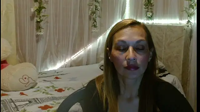 italagomez  online show from 02/04/25, 11:49