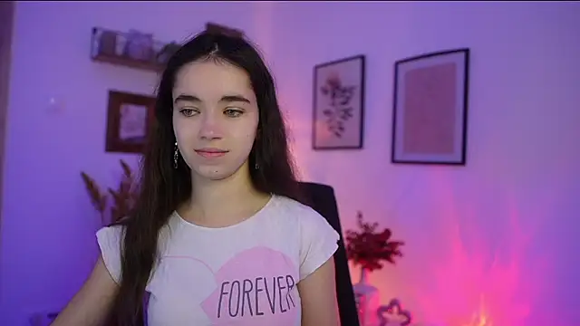 Gia Paige18 online show from 11/02/25, 09:11